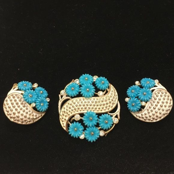 Vintage Enamel And Molded Celluloid Flower Set - Picture 2 of 8